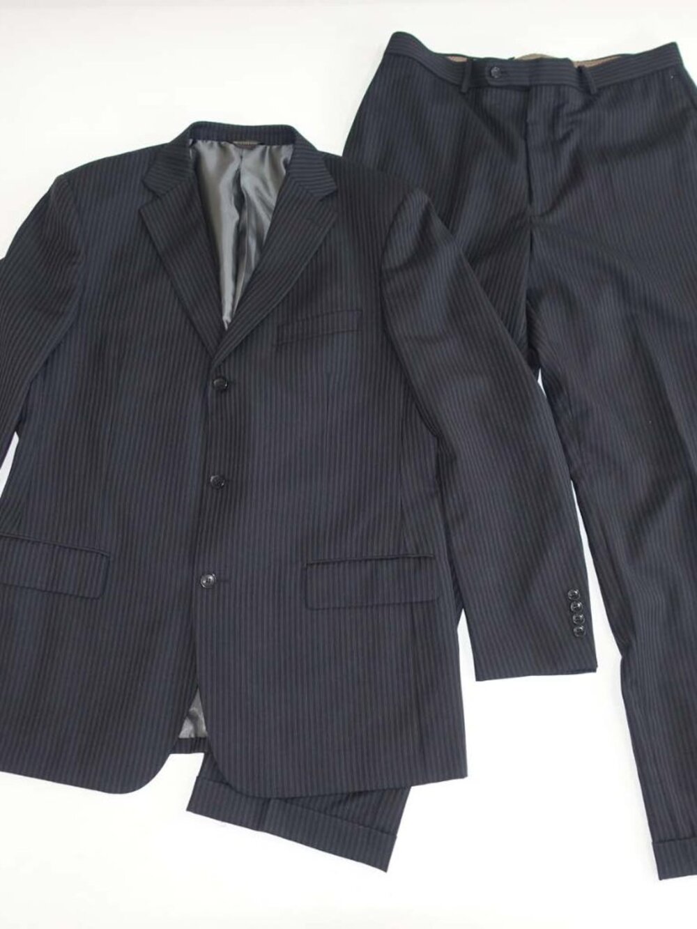 Montefino Uomo Mens 3 Button Suit Size 42 Long 35 x 31 Super 120s Wool Dark Gray